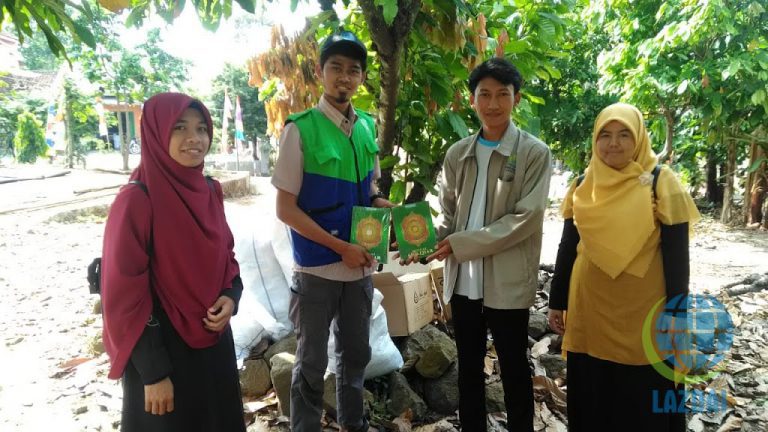 Ikut Kemeriahan HUT RI ke 74, Kompak Lapak dan Lazdai Support Program KKN Mahasiswa UIN Radin Intan Lampung