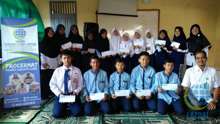 Pembinaan dan Penyerahan Beasiswa Procermat