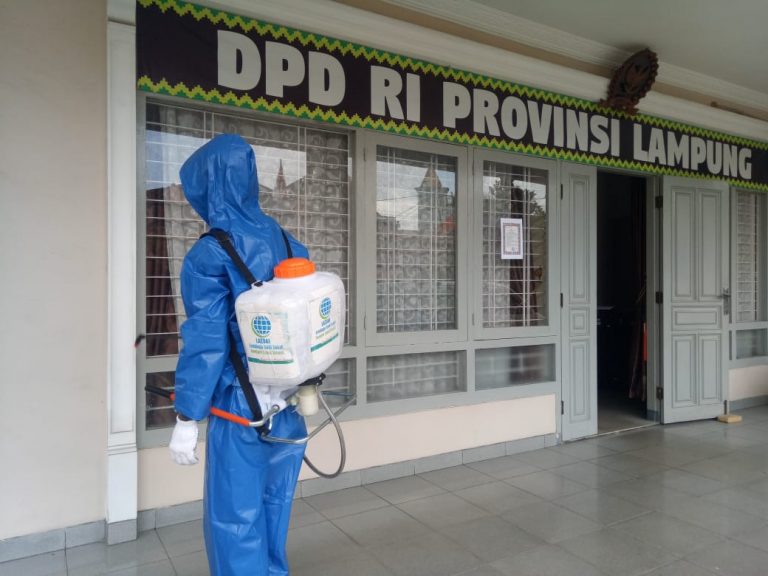 LAZDAI Lakukan Penyemprotan Desinfektan di Gedung DPD RI Perwakilan Lampung