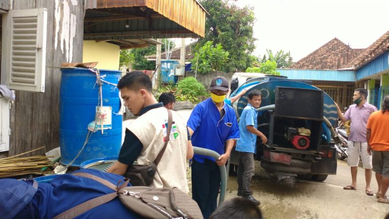 LAZDAI Salurkan Air Bersih untuk Masyarakat Terdampak Banjir