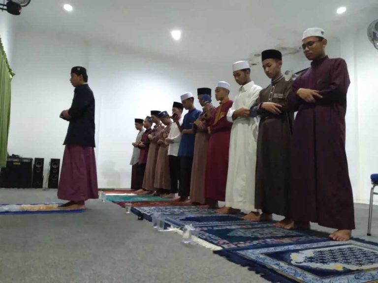 Shalat Tarawih Malam Pertama Ramadhan 1443