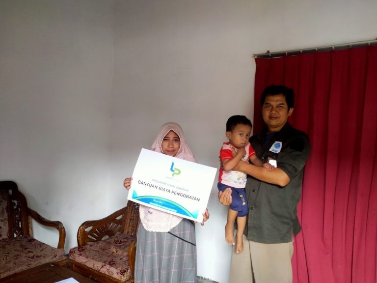 LAZDAI Peduli kesehatan kepada Ibu Sartini