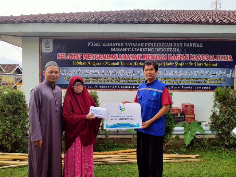 Penyaluran Beasiswa Pendidikan Untuk Santri PPTQ Al-Utrujjah QLI Lampung