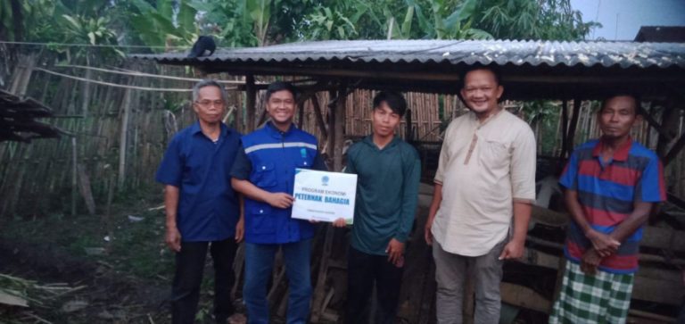Bantuan Hewan Ternak Kambing Untuk Desa Wonomarto