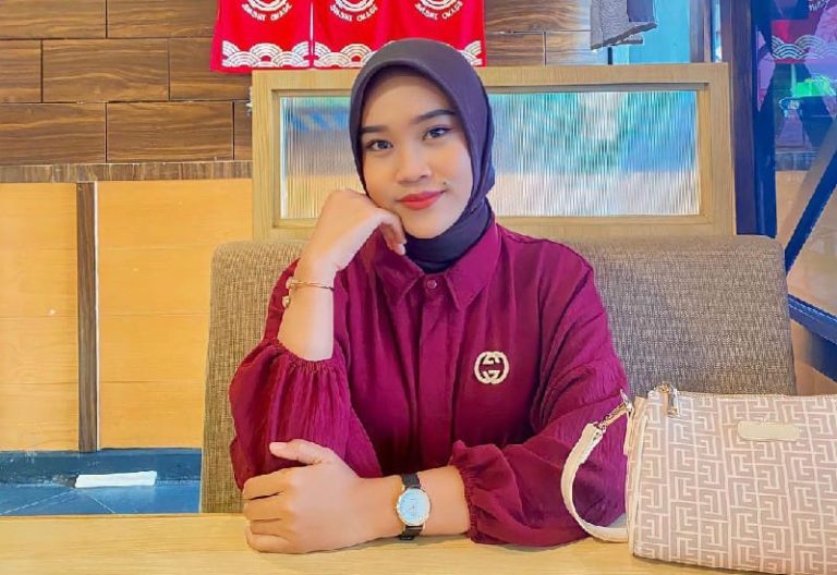 Putri Hijabfluencer Tinari Ivanisa Ajak Kaula Muda Untuk Berkurban