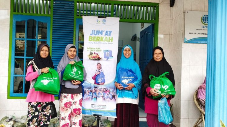 Lazdai Peduli Terus Berbagi Kebaikan dengan Program Jum’at Berkah: Bagikan Sayur Segar kepada Masyarakat