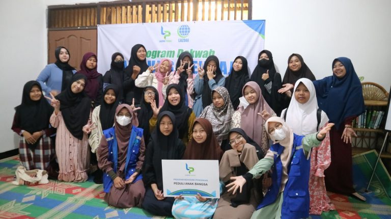 LAZDAI Peduli Serahkan Beasiswa ‘Peduli Anak Bangsa’ kepada Penerima Berbagai Tingkat Akademisi