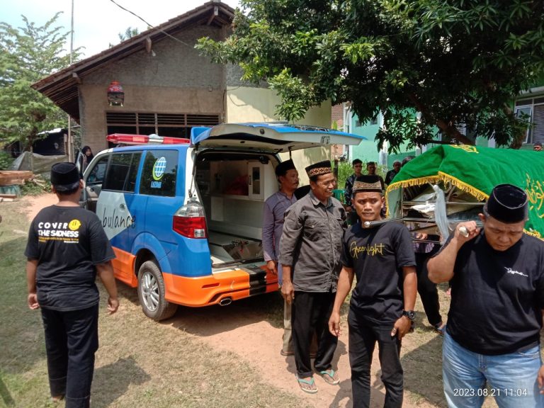Bersama dalam Duka: LAZDAI Bawa Almarhum Bapak Edi Pamungkas ke Peristirahatan Terakhir