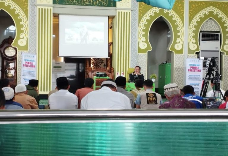 Jamaah Masjid Ad Du’a Terinspirasi dalam Kajian Zuhur Bersama Ustaz Husein Gaza