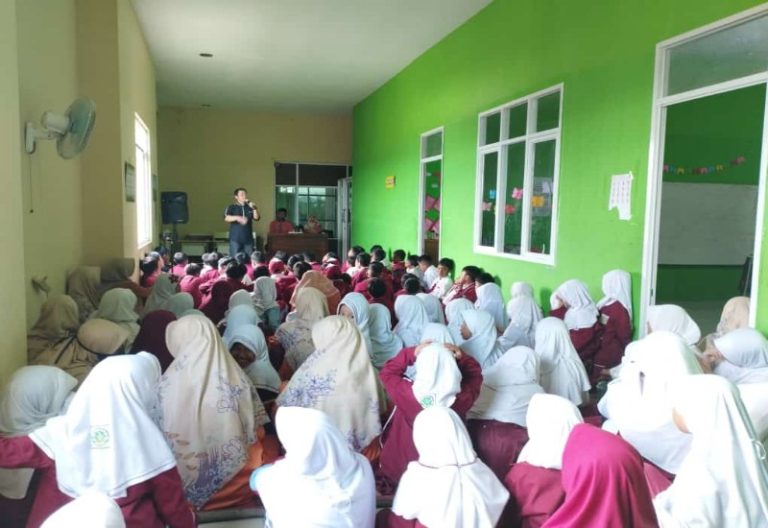 Kemeriahan Safari Dongeng Kak Danang di SDIT Fityah Mandiri