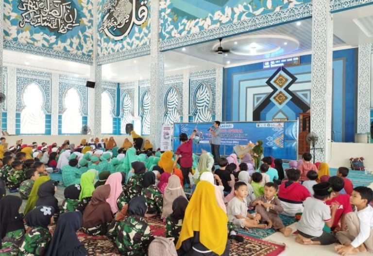 Safari Dongeng Cinta Palestina Edukasi Delapan Sekolah di Gugus Jati Satu