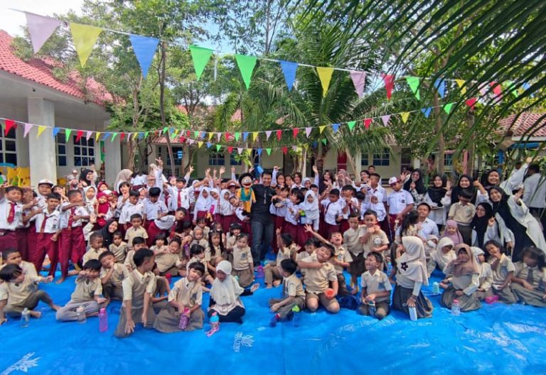 Sekolah Mutiara Bangsa Bersinergi dengan LAZDAI Peduli dalam Safari Dongeng “Cinta Palestina”