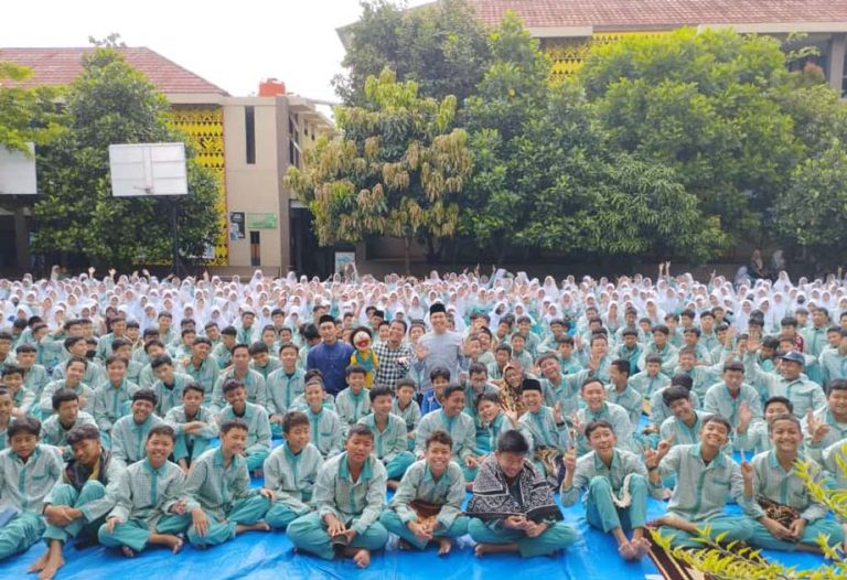 SMP Negeri 32 Bandar Lampung Gelar Safari Dongeng Cinta Palestina