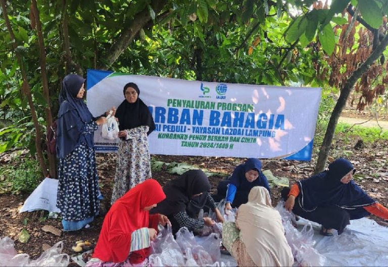 LAZDAI Distribusikan Hewan Kurban ke Dusun Sidobasuki, Pesawaran